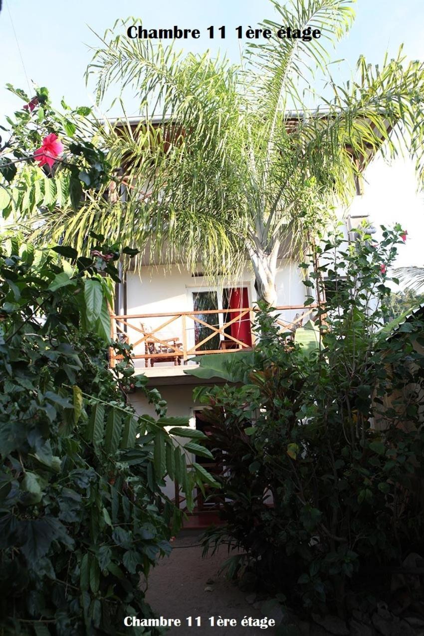 Hotel Chez Yolande Ampangorinana Esterno foto