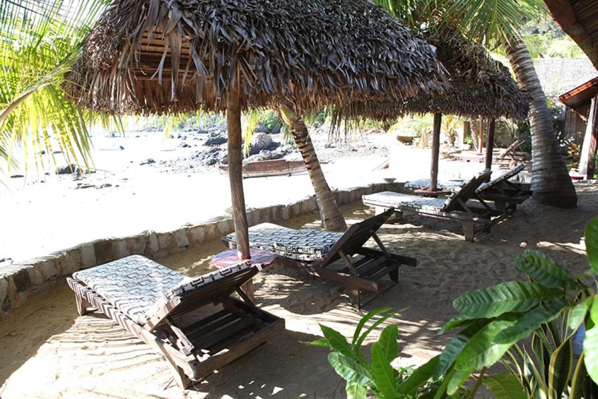Hotel Chez Yolande Ampangorinana Esterno foto