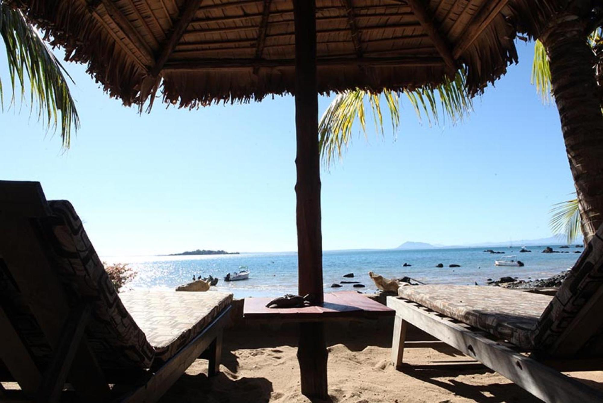 Hotel Chez Yolande Ampangorinana Esterno foto