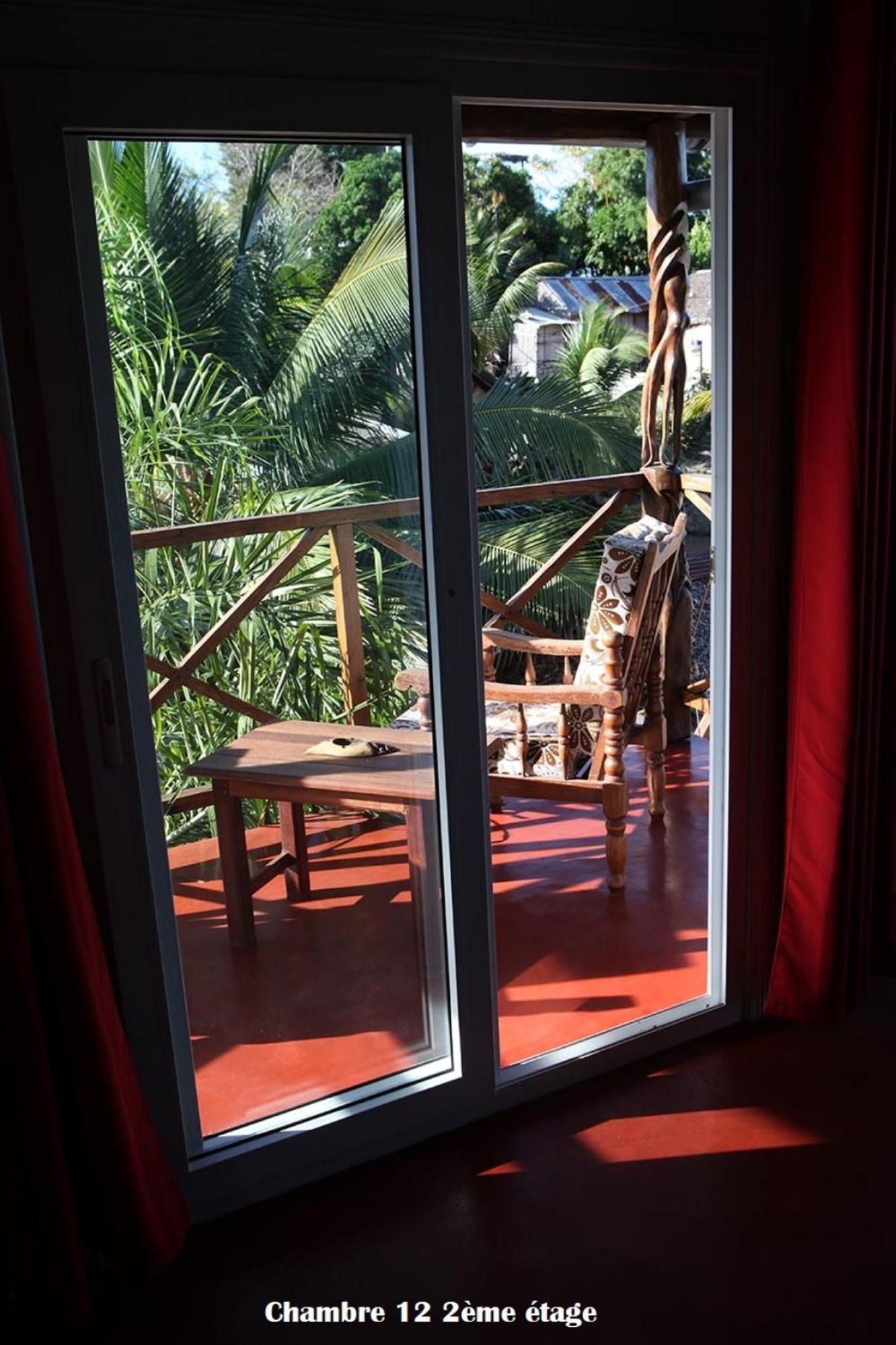 Hotel Chez Yolande Ampangorinana Esterno foto