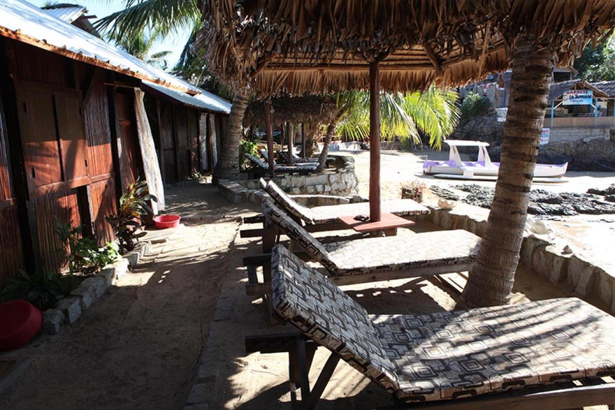 Hotel Chez Yolande Ampangorinana Esterno foto